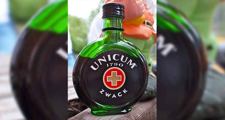 匈牙利布達佩斯中央市場(Nagy Vásárcsarnok)伴手禮烏尼古(Unicum)草藥酒