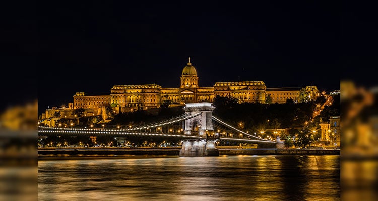 匈牙利布達佩斯塞切尼鏈橋(Széchenyi Lánchíd)