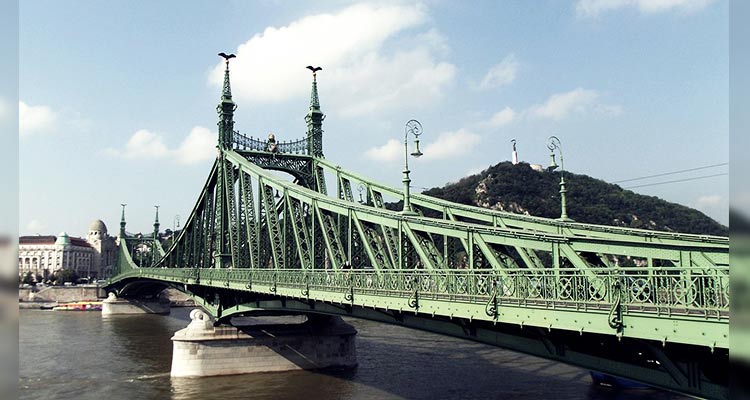 匈牙利布達佩斯自由橋(Szabadság híd)