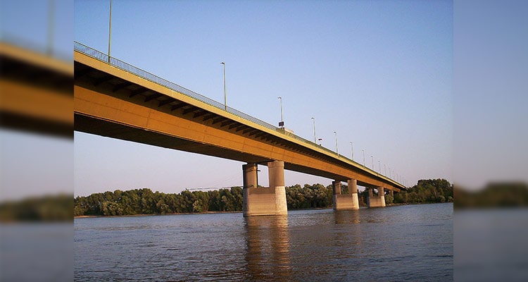 匈牙利布達佩斯迪克費倫茨橋(Ferenc Deák híd)