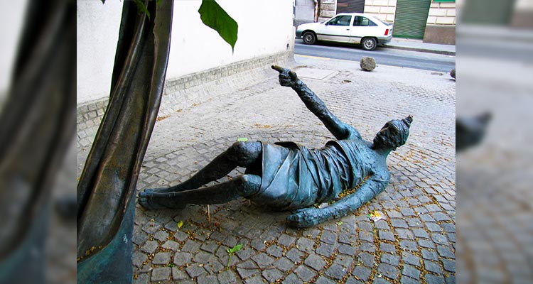 國際義人卡爾·盧茨(Carl Lutz)雕像
