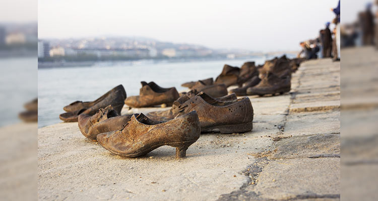 匈牙利布達佩斯多瑙河岸的鞋子(Cipők a Duna-parton)